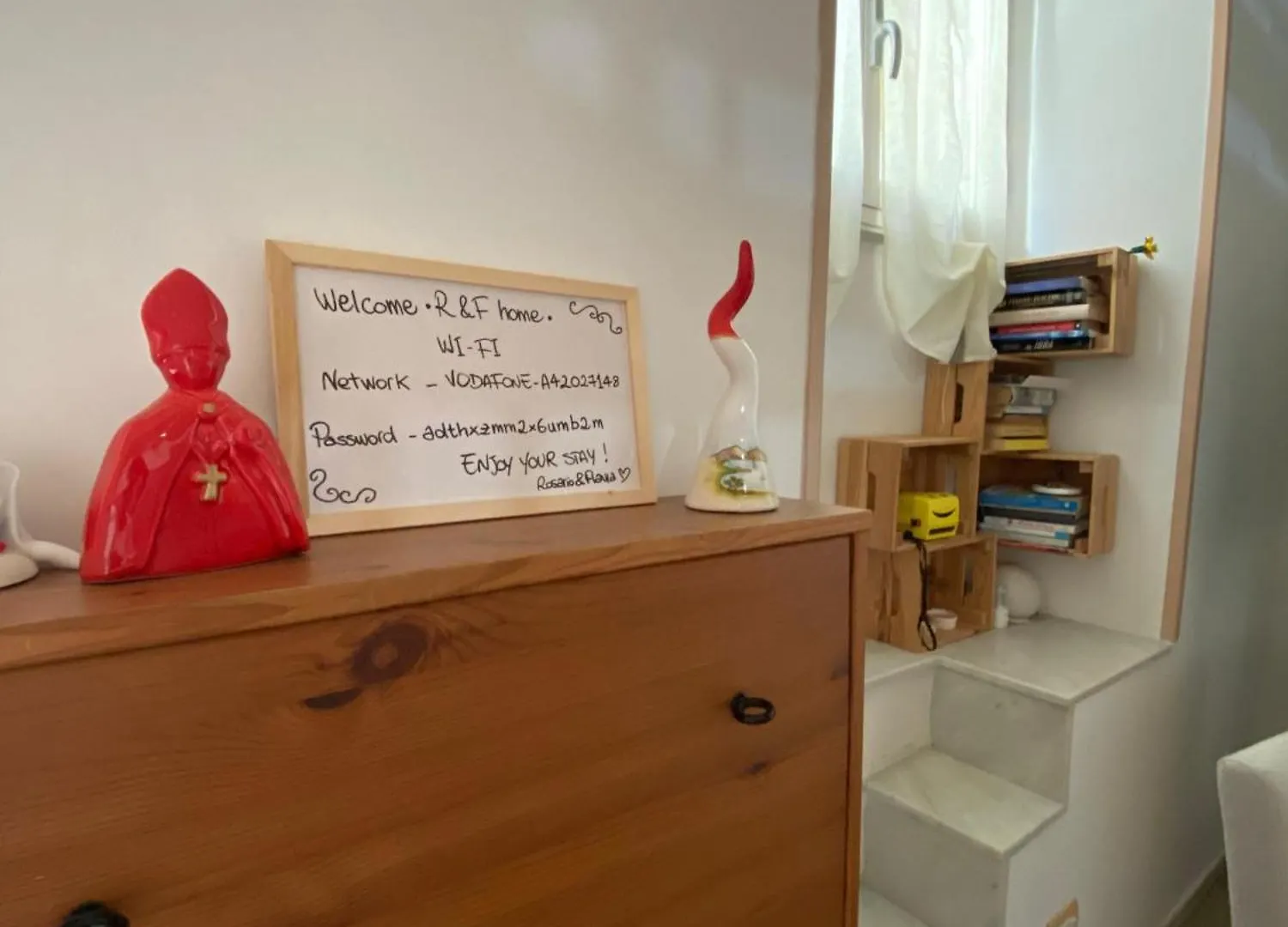 R&F Home Appartamento A 50Mt Dalla Metro Naples Apartment